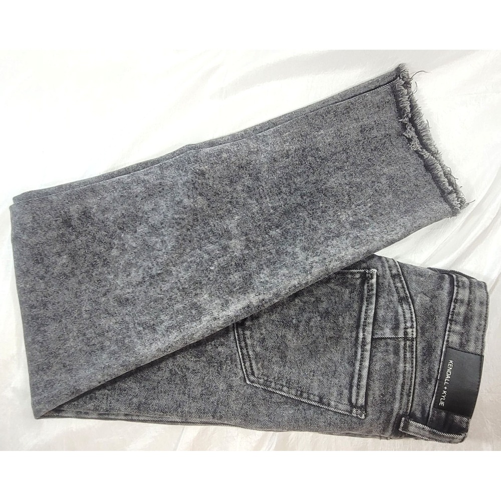 Kendall & Kylie Women's Acid Wash Icon High Rise Straight Crop Jeans - 5/27